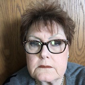 Meet your Posher, Cynthia